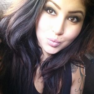 Meet your Posher, Monique